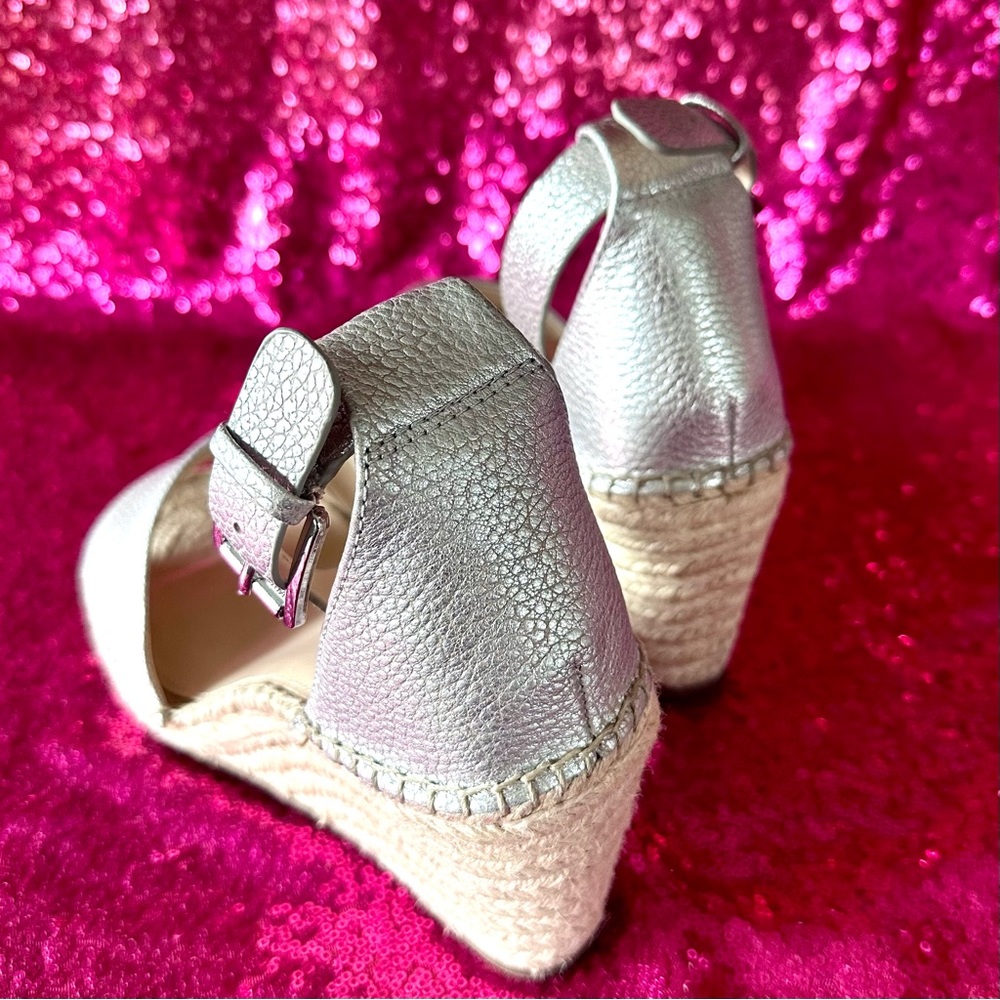 🥄VINCE CAMUTO Silver Leather Espadrille Wedge Heel Sandals - Picture 4 of 8